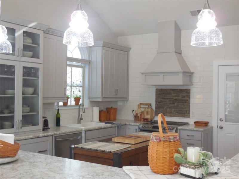 Property image 4 at 7201 Scarlet Runner Drive, Charlotte, NC 28215