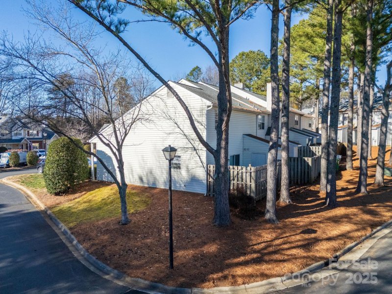 Property image 2 of 5702 Prescott Court in Prescott Village, Charlotte, NC 28269