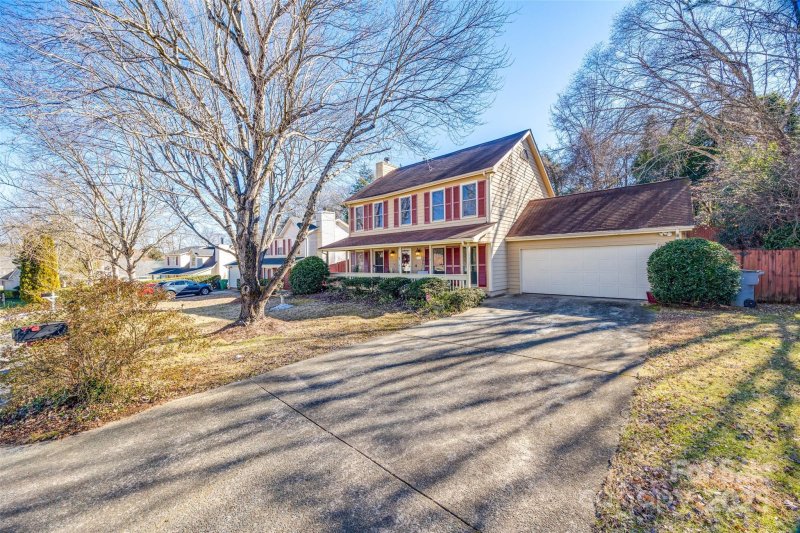 Property image 3 at 8000 Glencannon Drive, Charlotte, NC 28227