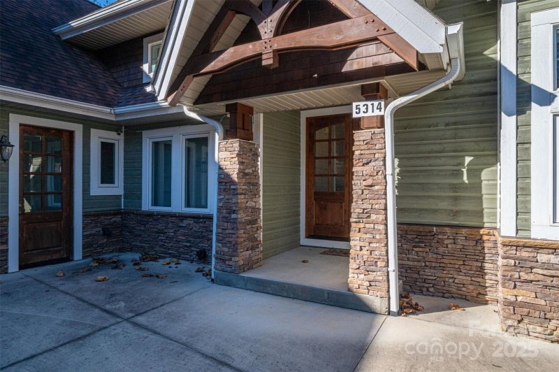 Property image 4 at 5314 Oak Crest Lane, Lenoir, NC 28645