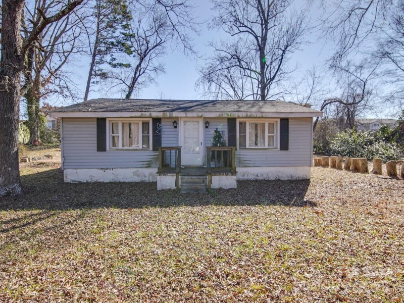 Property image 2 at 539 Dawn Circle, Charlotte, NC 28213