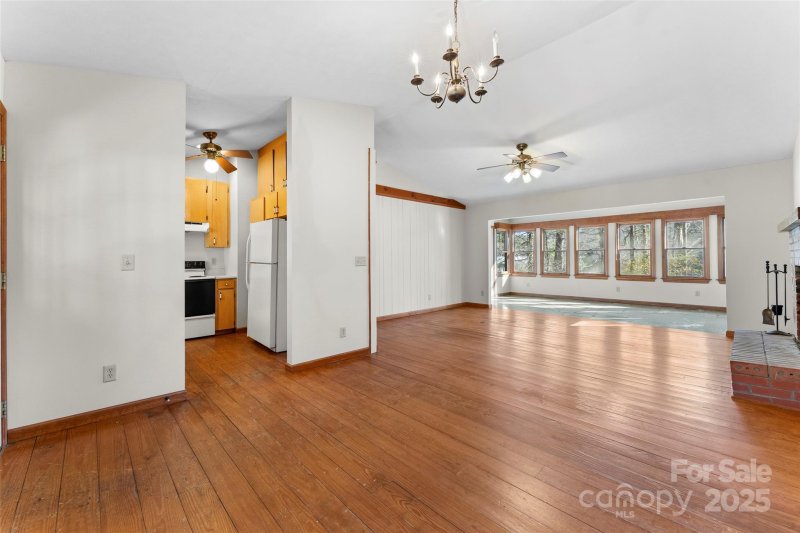 Property image 5 of 550 Kinross Drive in Bonclarken, Flat Rock, NC 28731