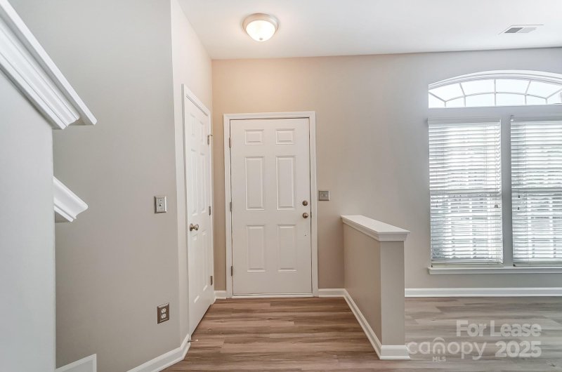 Property image 4 at 5342 Jocelyn Lane, Charlotte, NC 28269