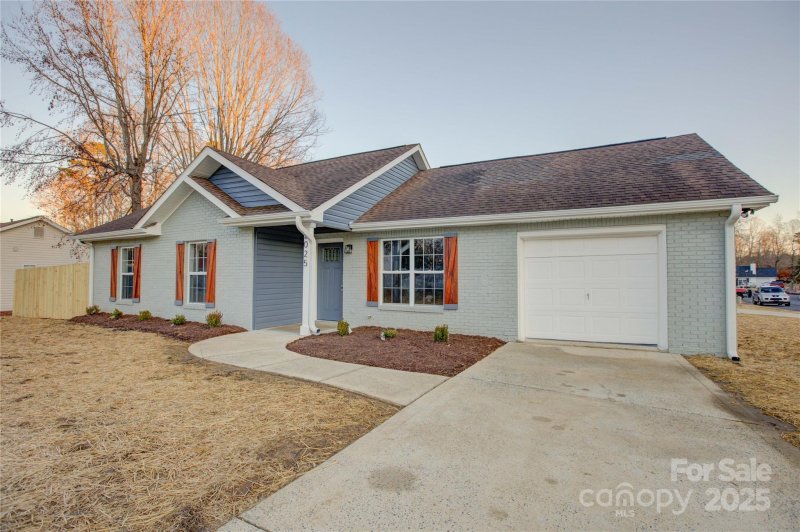 Property image 2 at 2025 Sloan Drive, Charlotte, NC 28208