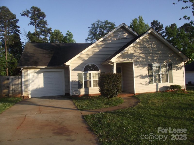 Property image 2 at 842 Murphy Hill Place, Charlotte, NC 28214