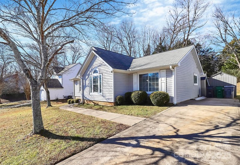 Property image 2 at 9908 Dunfries Road, Matthews, NC 28105