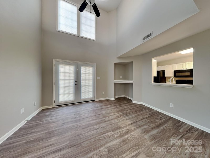 Property image 2 of 6014 Fiddleleaf Court in Kingstree, Charlotte, NC 28215