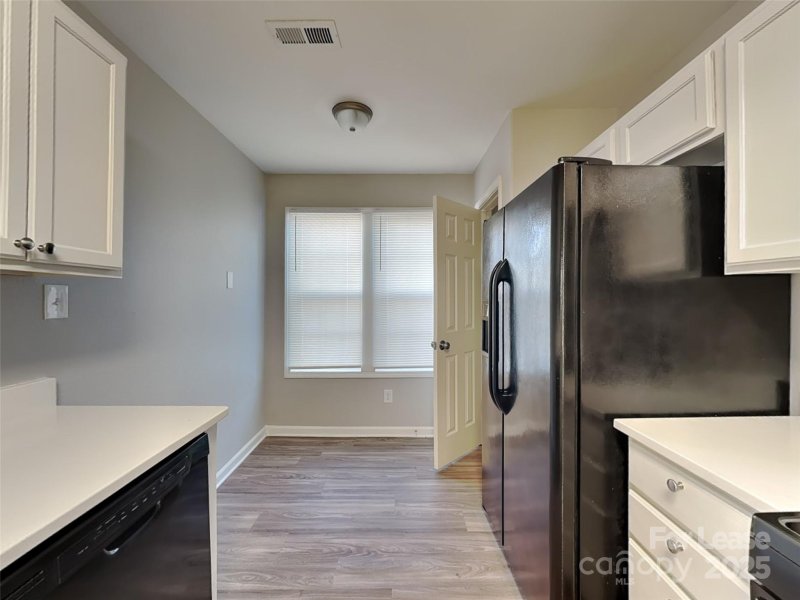 Property image 4 of 6014 Fiddleleaf Court in Kingstree, Charlotte, NC 28215