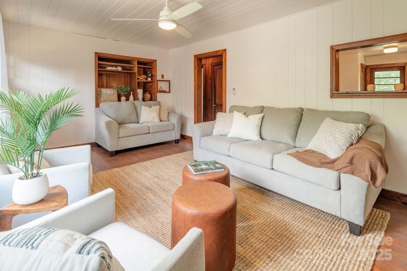 Property image 5 at 28 Robindale Avenue, Asheville, NC 28801