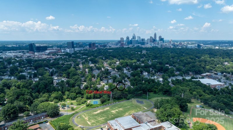Property image 2 of 720 Ideal Way in Dilworth, Charlotte, NC 28203