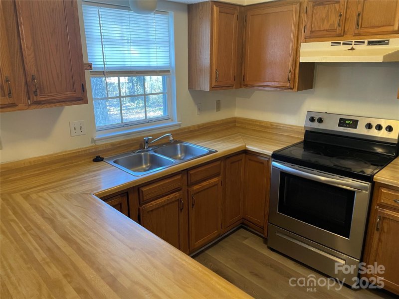 Property image 4 at 10006 White Cascade Drive, Charlotte, NC 28269