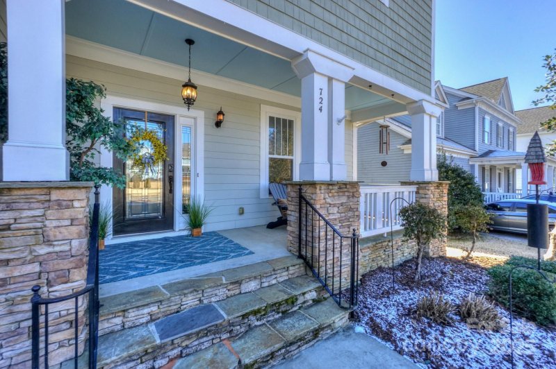 Property image 2 at 724 Mercer Place, Huntersville, NC 28078