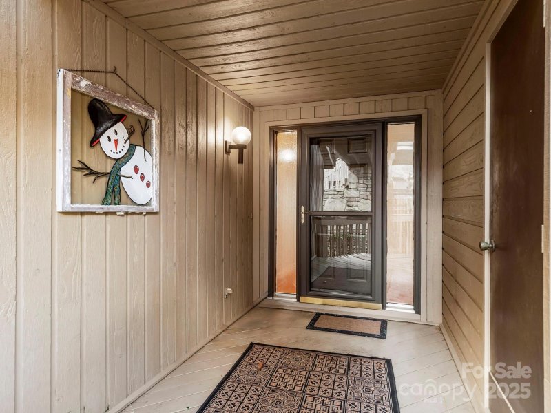 Property image 3 at 401 N Scarlet Oak Lane, Hendersonville, NC 28791