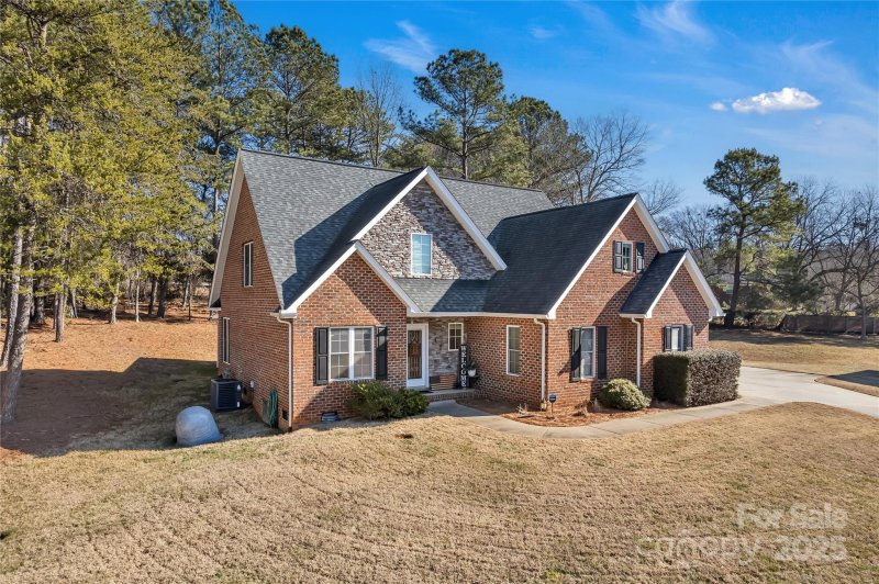 Property image 2 at 305 Goldfinch Court, Shelby, NC 28150