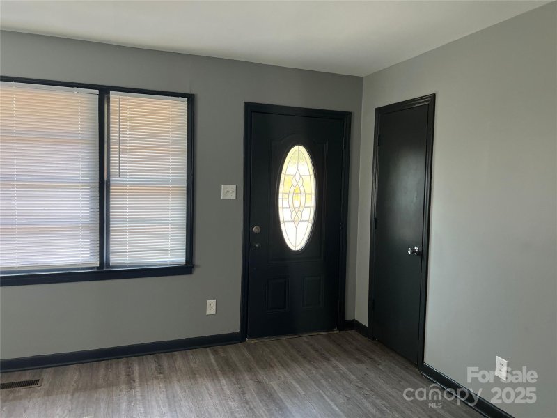 Property image 3 at 1401 Lasalle Street, Charlotte, NC 28216