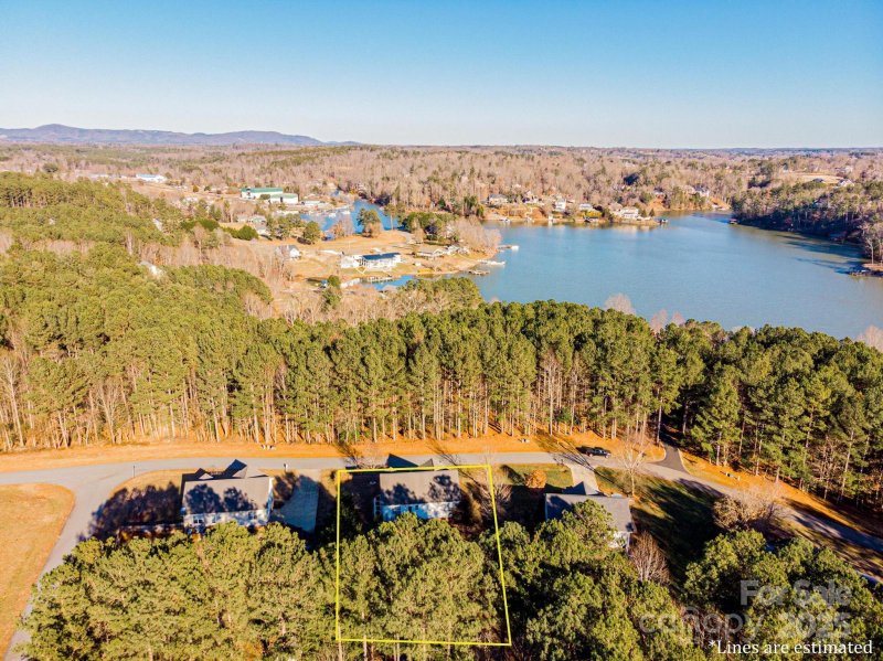 Property image 3 at 5241 Whitewater Drive, Hickory, NC 28601