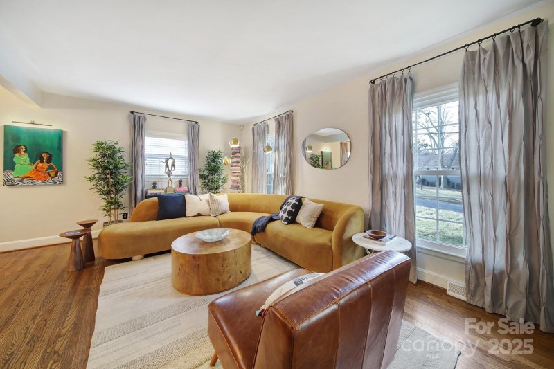 Property image 4 at 6737 Lancer Drive, Charlotte, NC 28226