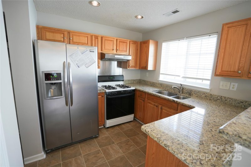 Property image 4 at 9445 Meadowmont View Drive, Charlotte, NC 28269