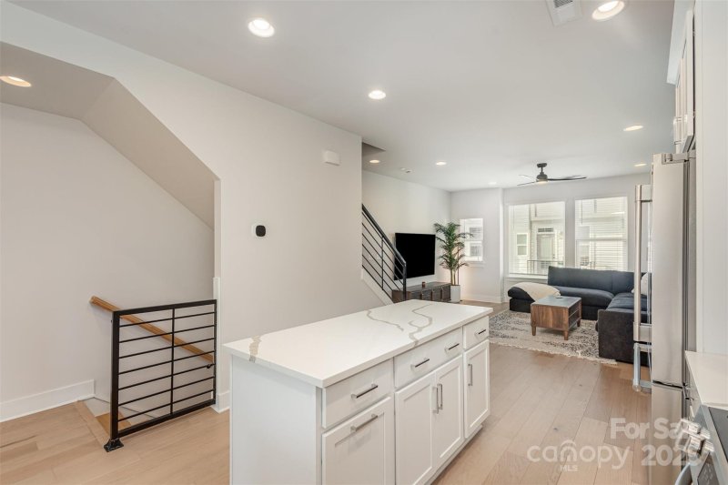 Property image 3 at 5048 York Park Lane, Charlotte, NC 28217