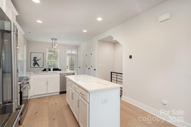 Property image 5 at 5048 York Park Lane, Charlotte, NC 28217