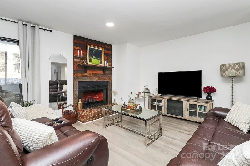 Property image 3 at 7364 Winery Lane, Charlotte, NC 28227