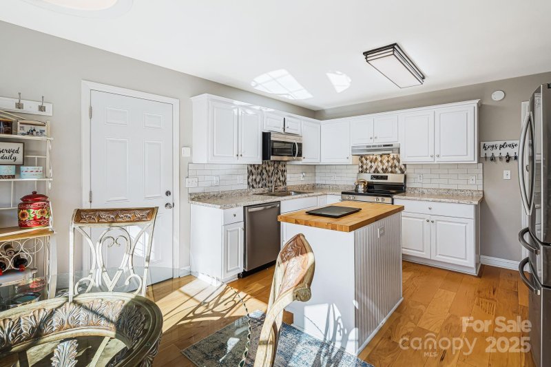 Property image 2 at 54 Whispering Oak Court, Fletcher, NC 28732