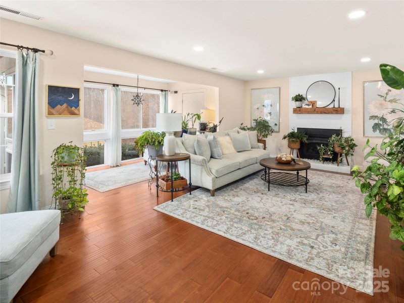 Property image 2 at 1401 Hyde Park Drive, Asheville, NC 28806