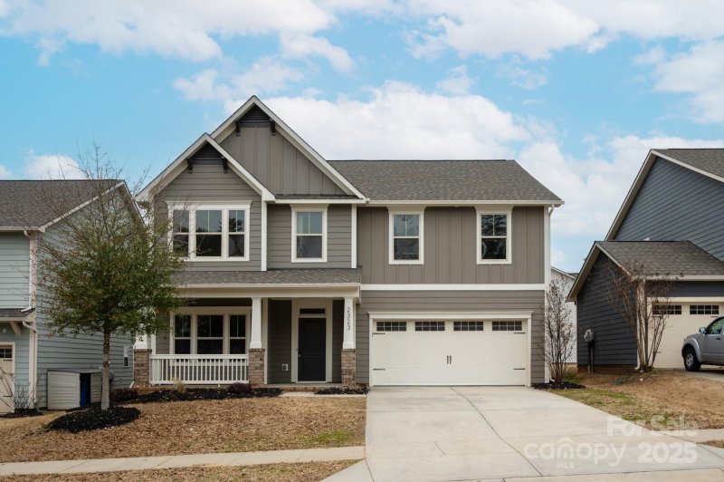 2323 Glenway Trail Court