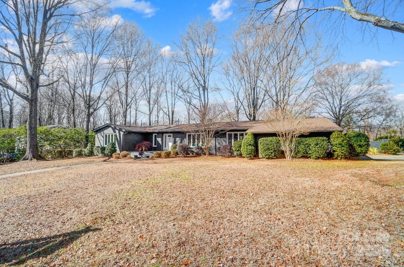 Property image 2 at 1139 Shady Bluff Drive, Charlotte, NC 28211