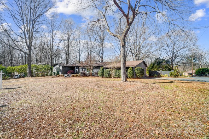 Property image 3 at 1139 Shady Bluff Drive, Charlotte, NC 28211