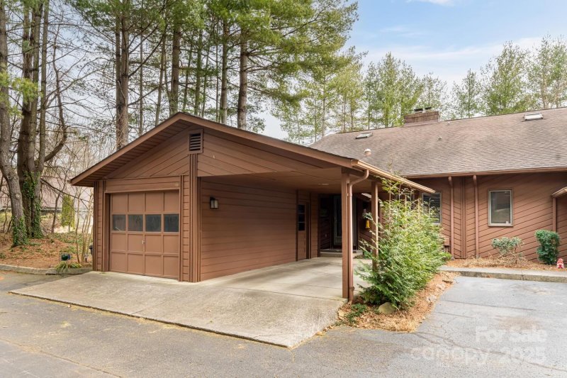 Property image 2 at 106 Woodfield Drive, Asheville, NC 28803