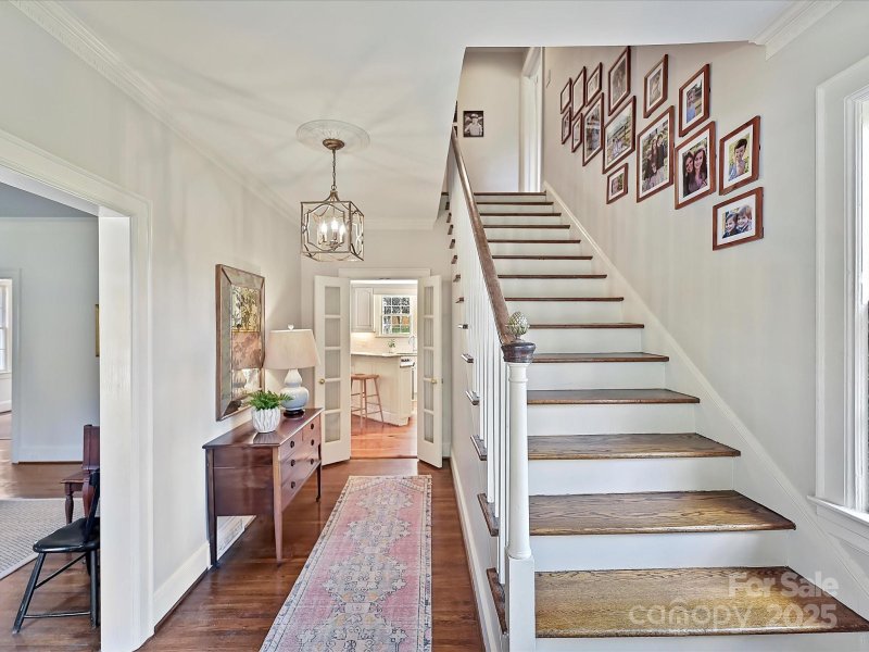 Property image 4 at 2021 S Wendover Road, Charlotte, NC 28211