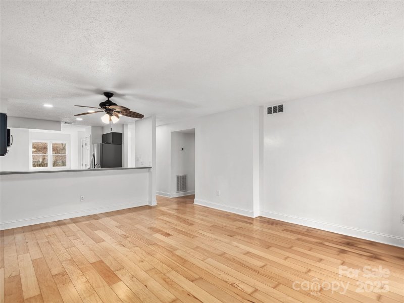 Property image 2 at 3 Creekside Lane, Asheville, NC 28803