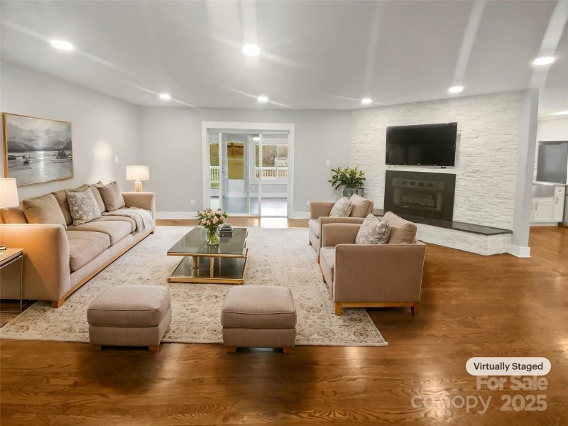 Property image 2 at 4616 Whispering Oaks Drive, Charlotte, NC 28213