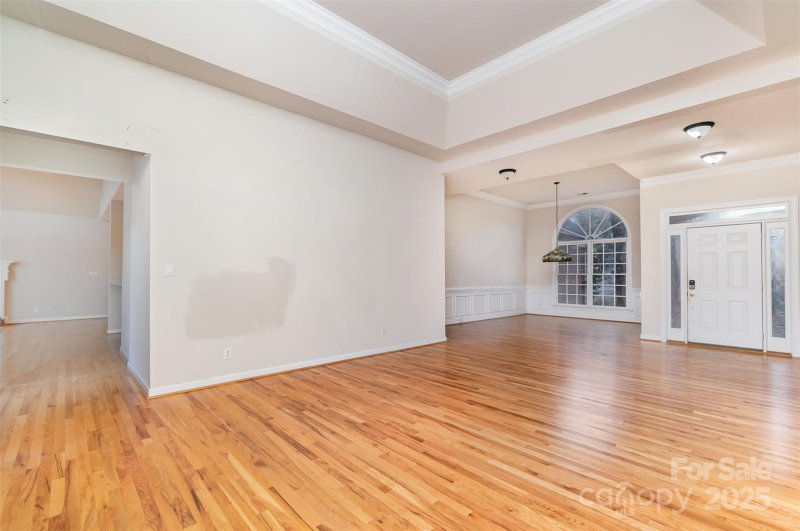 Property image 2 at 4907 Foxbriar Trail, Charlotte, NC 28269