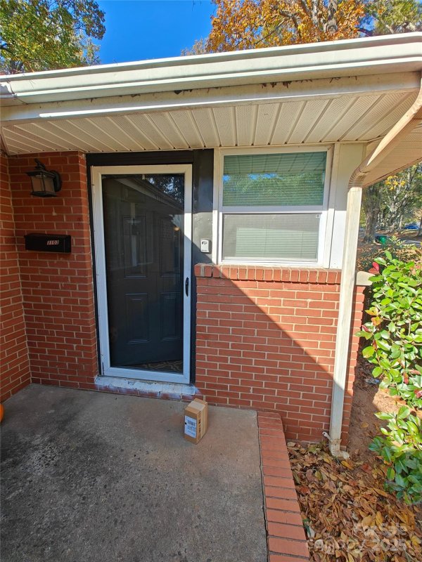 Marlborough Woods, Charlotte Community