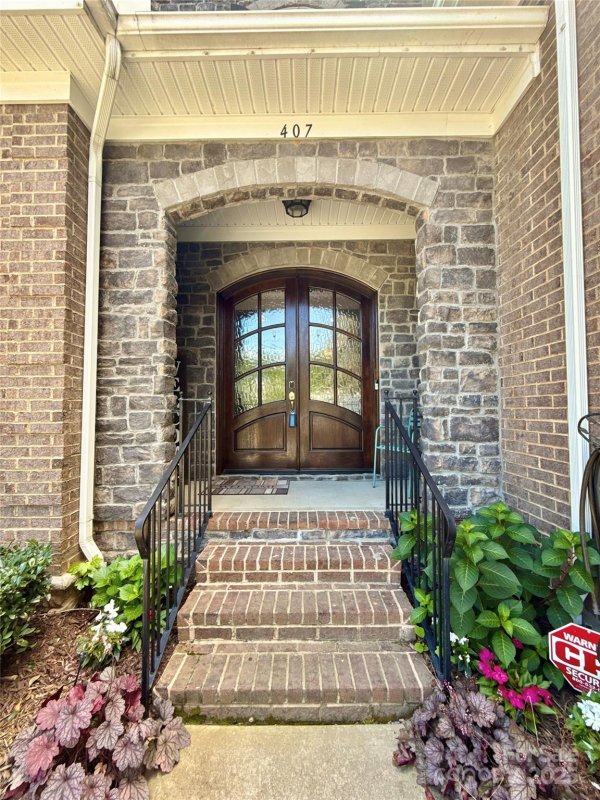 Property image 2 of 407 Blue Bay Court in Handsmill On Lake Wylie, York, SC 29745