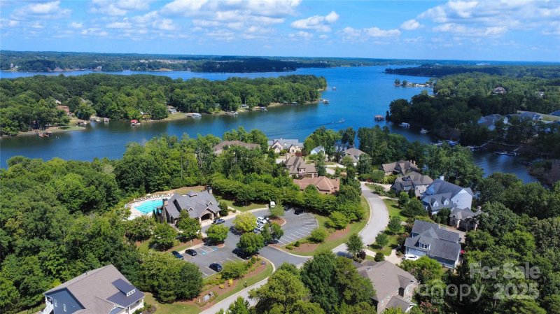 Property image 3 of 407 Blue Bay Court in Handsmill On Lake Wylie, York, SC 29745