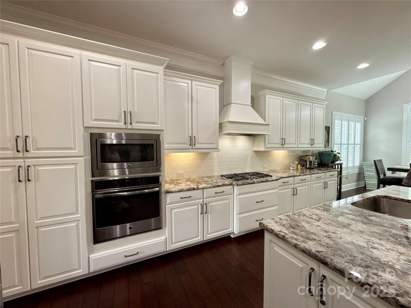 Property image 4 of 407 Blue Bay Court in Handsmill On Lake Wylie, York, SC 29745