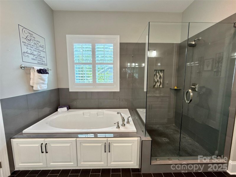 Property image 5 of 407 Blue Bay Court in Handsmill On Lake Wylie, York, SC 29745