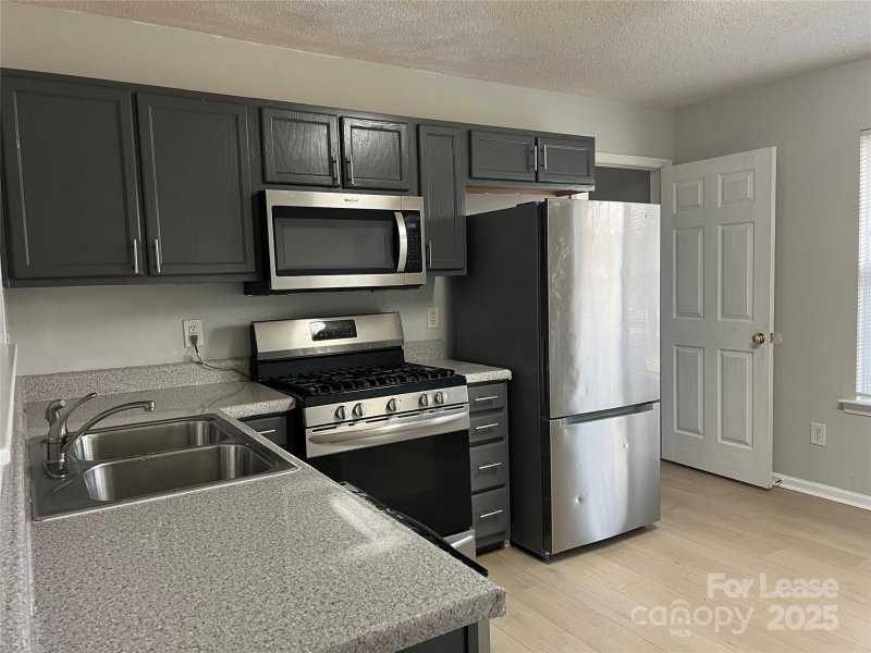 Property image 4 at 8219 Fox Swamp Road, Charlotte, NC 28215