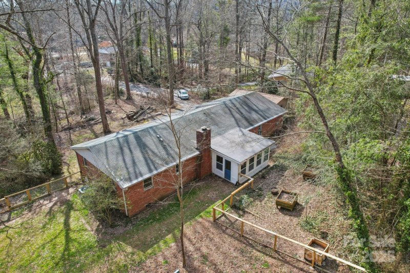 Property image 2 at 3 Bansha Drive, Hendersonville, NC 28791