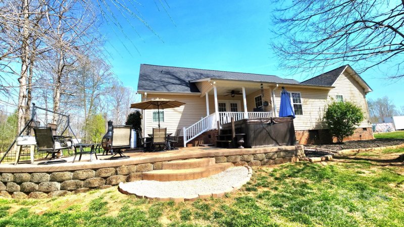 Property image 4 of 306 Bluegill Lane in Poplar Ridge, Statesville, NC 28625