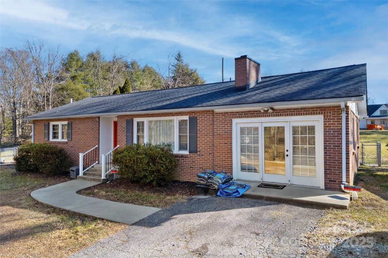 Property image 3 of 292 Brookside Camp Road in Grimesdale, Hendersonville, NC 28792