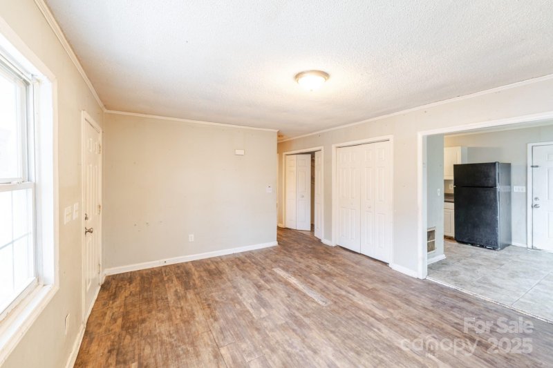 Property image 3 at 2331 Celia Avenue, Charlotte, NC 28216