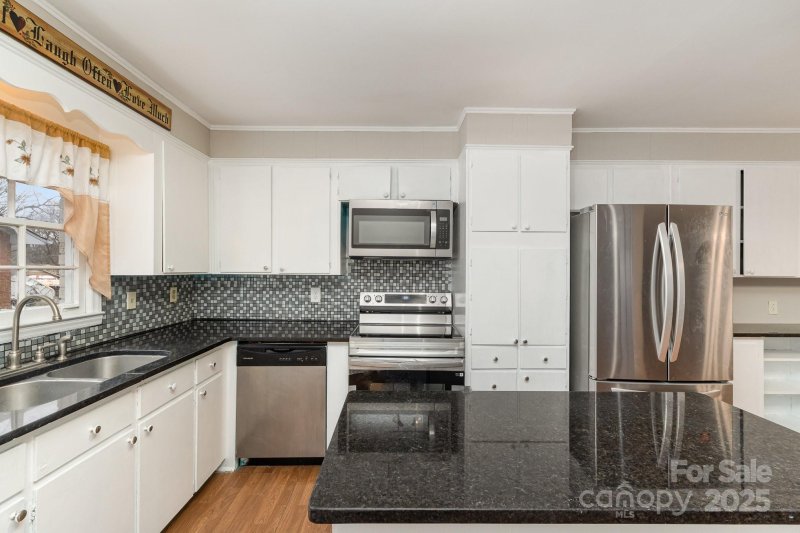 Property image 3 at 4630 Dawnwood Drive, Charlotte, NC 28212