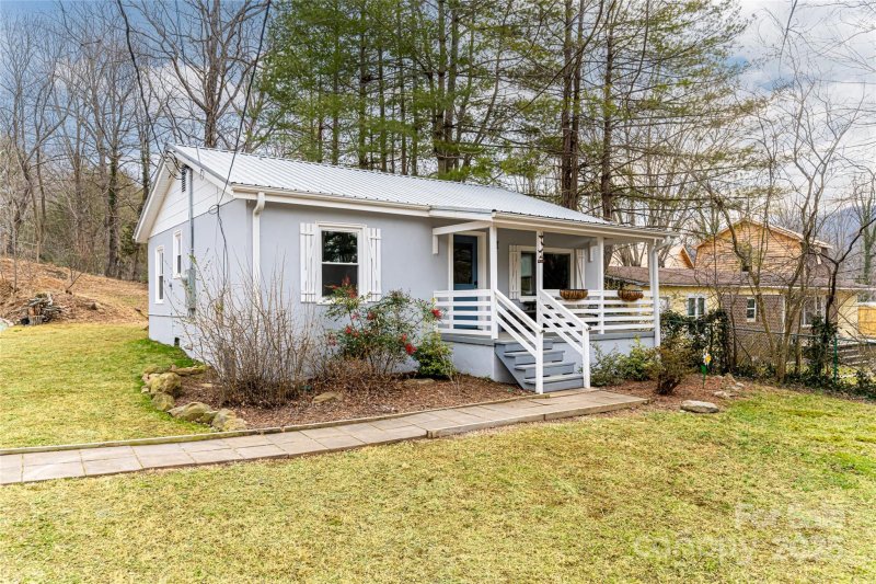 Property image 3 at 232 Northwest Avenue, Swannanoa, NC 28778