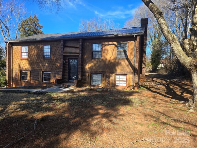 Property image 2 at 5636 Sandhurst Road, Hickory, NC 28602