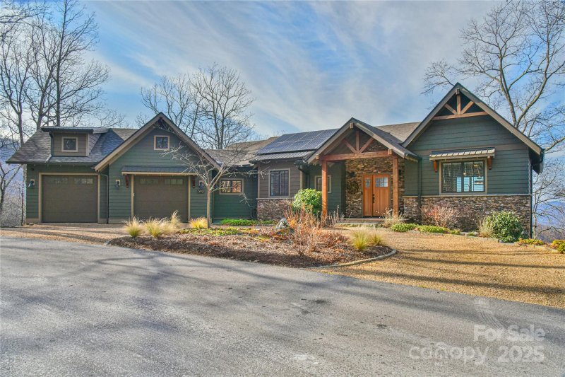 392 High Hickory Trail