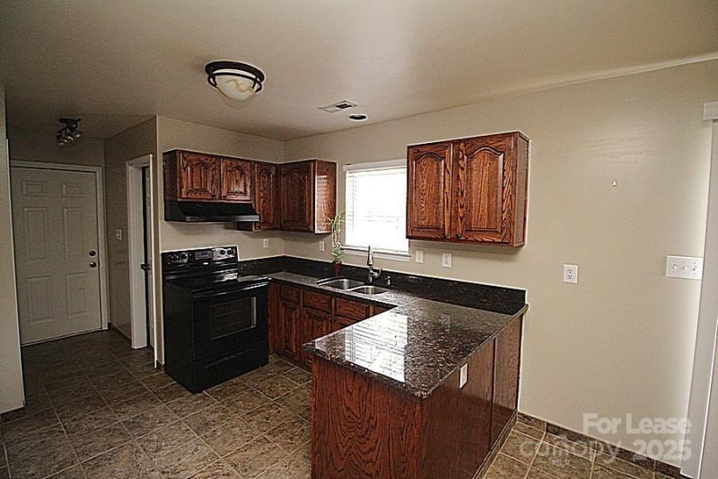Property image 4 at 12115 Landing Green Drive, Charlotte, NC 28277